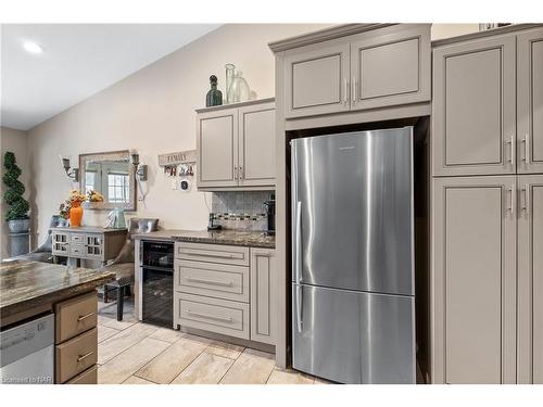 67 Virginia Street, Welland, ON - Indoor Photo Showing Kitchen