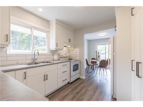 37 Larchwood Drive, St. Catharines, ON - Indoor Photo Showing Kitchen With Double Sink