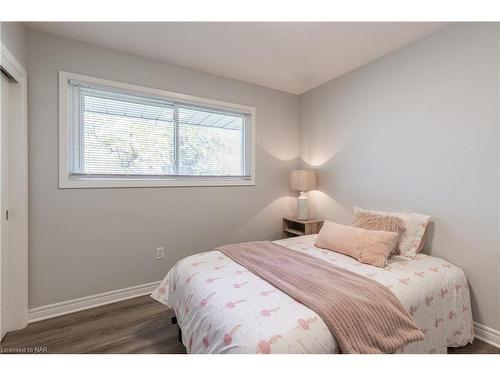 37 Larchwood Drive, St. Catharines, ON - Indoor Photo Showing Bedroom