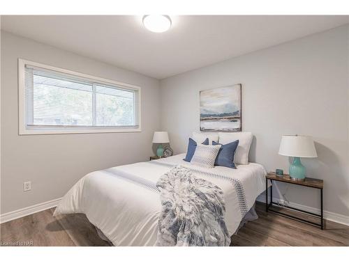 37 Larchwood Drive, St. Catharines, ON - Indoor Photo Showing Bedroom