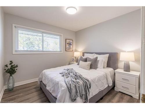 37 Larchwood Drive, St. Catharines, ON - Indoor Photo Showing Bedroom