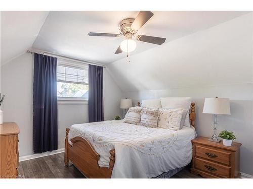 5 Huron Street, St. Catharines, ON - Indoor Photo Showing Bedroom