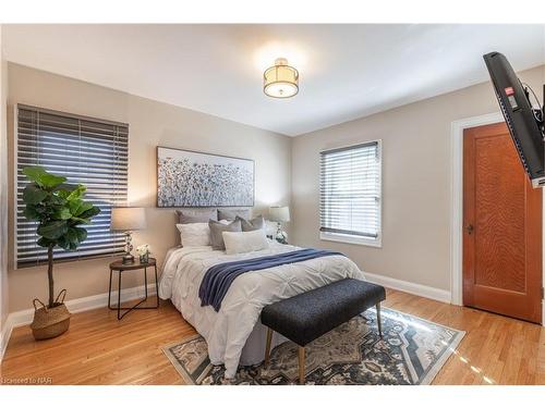 5 Huron Street, St. Catharines, ON - Indoor Photo Showing Bedroom