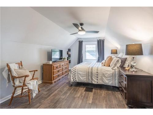 5 Huron Street, St. Catharines, ON - Indoor Photo Showing Bedroom