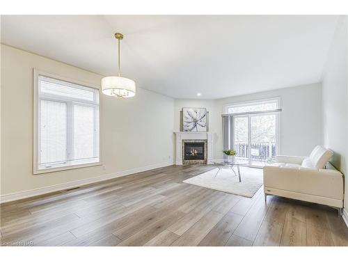 5-3395 River Trail, Stevensville, ON - Indoor Photo Showing Living Room With Fireplace