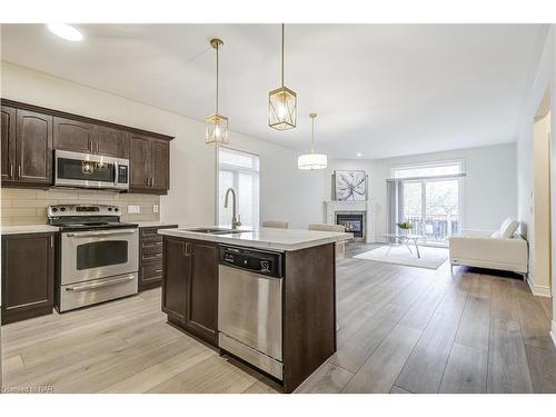 5-3395 River Trail, Stevensville, ON - Indoor Photo Showing Kitchen With Double Sink With Upgraded Kitchen