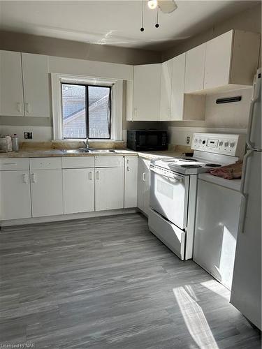 45 Louisa Street, St. Catharines, ON - Indoor Photo Showing Kitchen