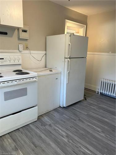 45 Louisa Street, St. Catharines, ON - Indoor Photo Showing Kitchen