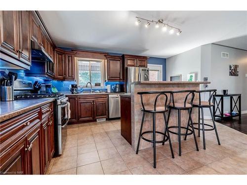 8 Hillcrest Road, Port Colborne, ON - Indoor Photo Showing Kitchen