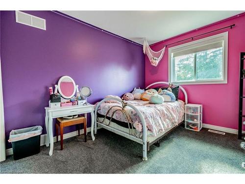 8 Hillcrest Road, Port Colborne, ON - Indoor Photo Showing Bedroom