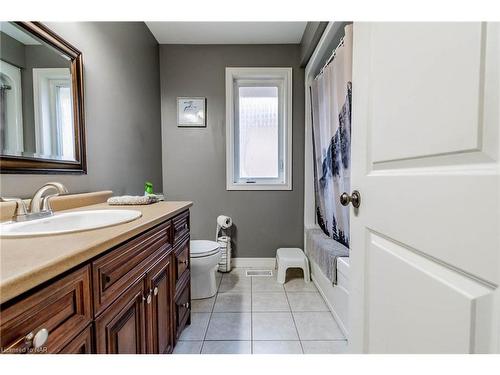 8 Hillcrest Road, Port Colborne, ON - Indoor Photo Showing Bathroom