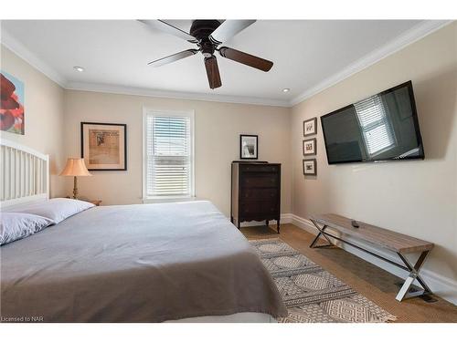 269 Sugarloaf Street, Port Colborne, ON - Indoor Photo Showing Bedroom