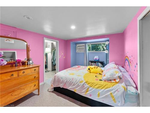 511 Woodlawn Road, Welland, ON - Indoor Photo Showing Bedroom