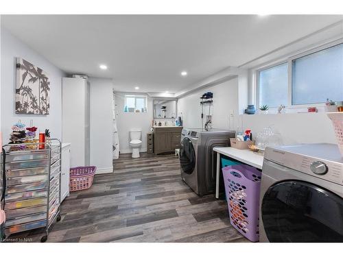 511 Woodlawn Road, Welland, ON - Indoor Photo Showing Laundry Room