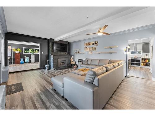 511 Woodlawn Road, Welland, ON - Indoor Photo Showing Living Room With Fireplace