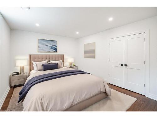 7 Fedorkow Lane, Niagara-On-The-Lake, ON - Indoor Photo Showing Bedroom