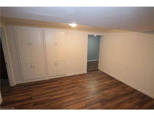 Lower-144 Wellington Street, Welland, ON - Indoor Photo Showing Other Room