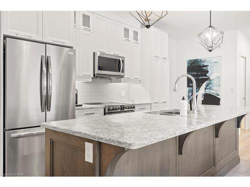 1-99 South Drive, St. Catharines, ON - Indoor Photo Showing Kitchen With Upgraded Kitchen