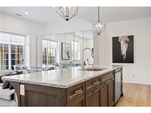 1-99 South Drive, St. Catharines, ON - Indoor Photo Showing Kitchen