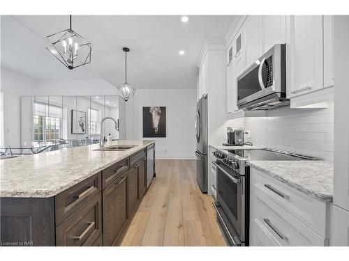 1-99 South Drive, St. Catharines, ON - Indoor Photo Showing Kitchen With Upgraded Kitchen