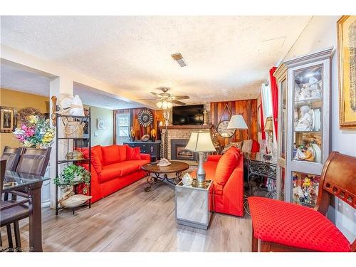 491 Bunting Road, St. Catharines, ON - Indoor Photo Showing Living Room With Fireplace