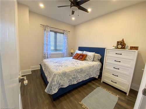 41 Sunset Way, Thorold, ON - Indoor Photo Showing Bedroom