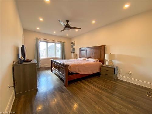 41 Sunset Way, Thorold, ON - Indoor Photo Showing Bedroom