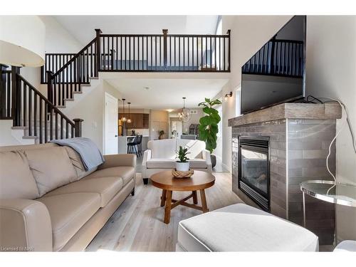 59 Abbott Place, Fonthill, ON - Indoor Photo Showing Living Room With Fireplace