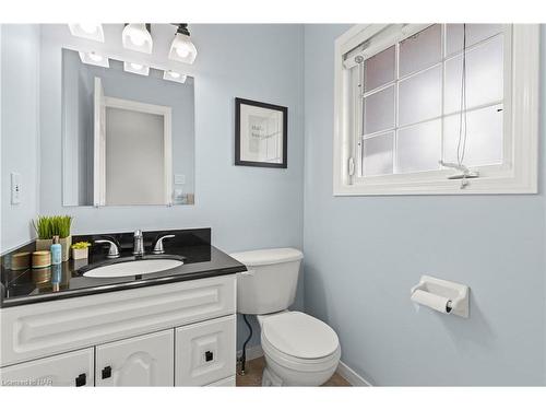 7-10 Stonecairn Drive, Cambridge, ON - Indoor Photo Showing Bathroom