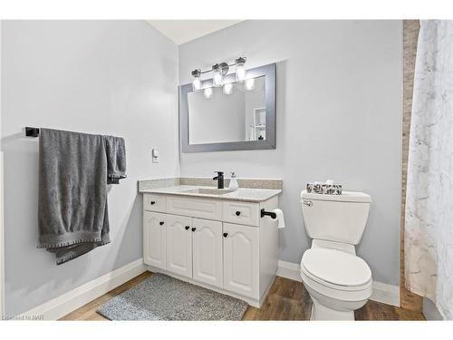 7-10 Stonecairn Drive, Cambridge, ON - Indoor Photo Showing Bathroom