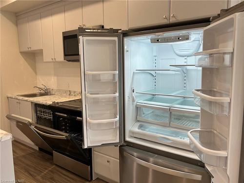 143-50 Herrick Avenue, St. Catharines, ON - Indoor Photo Showing Kitchen