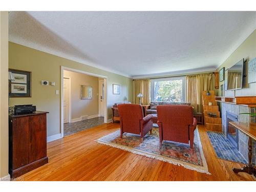 18 Alan Cr, Fonthill, ON - Indoor Photo Showing Other Room With Fireplace