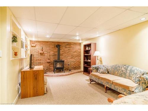 18 Alan Cr, Fonthill, ON - Indoor Photo Showing Other Room With Fireplace