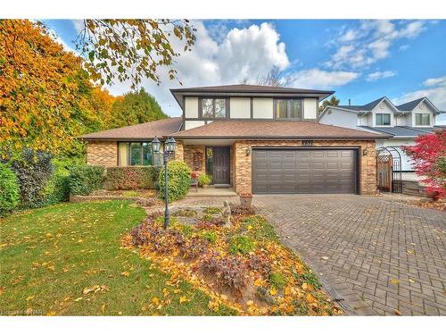 737 Canboro Road, Fenwick, ON - Outdoor With Facade