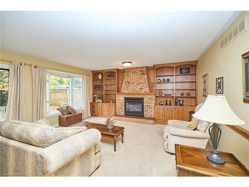 737 Canboro Road, Fenwick, ON - Indoor Photo Showing Living Room With Fireplace