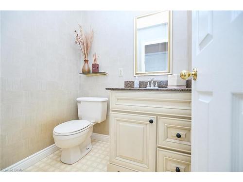 737 Canboro Road, Fenwick, ON - Indoor Photo Showing Bathroom