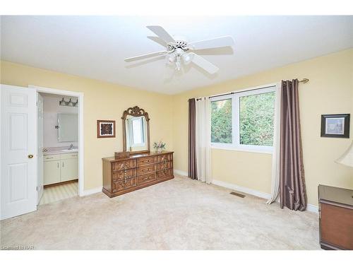 737 Canboro Road, Fenwick, ON - Indoor Photo Showing Other Room