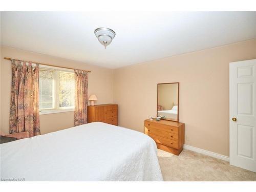 737 Canboro Road, Fenwick, ON - Indoor Photo Showing Bedroom