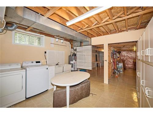 737 Canboro Road, Fenwick, ON - Indoor Photo Showing Laundry Room