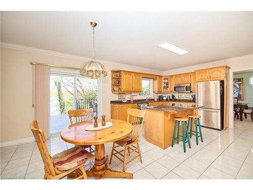 50 Henley Drive, St. Catharines, ON - Indoor Photo Showing Dining Room