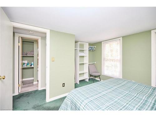 50 Henley Drive, St. Catharines, ON - Indoor Photo Showing Bedroom