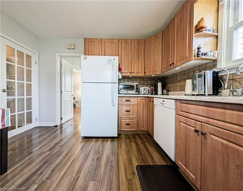 6312 Pitton Road, Niagara Falls, ON - Indoor Photo Showing Kitchen