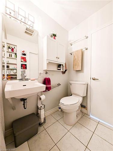 6312 Pitton Road, Niagara Falls, ON - Indoor Photo Showing Bathroom