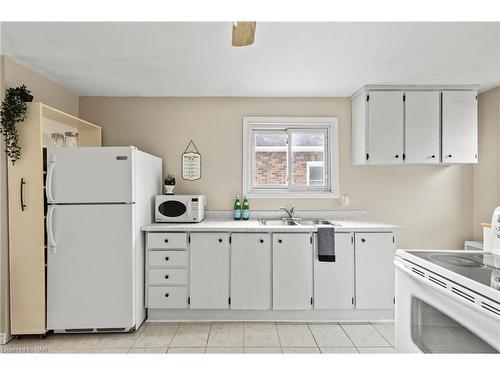 55 Mildred Avenue, St. Catharines, ON - Indoor Photo Showing Kitchen With Double Sink