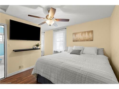 55 Mildred Avenue, St. Catharines, ON - Indoor Photo Showing Bedroom