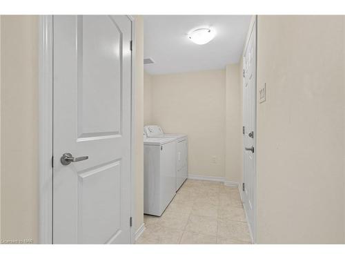 7739 Dockweed Drive, Niagara Falls, ON - Indoor Photo Showing Laundry Room