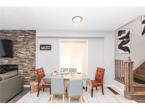 7741 Shadbush Lane, Niagara Falls, ON - Indoor Photo Showing Dining Room