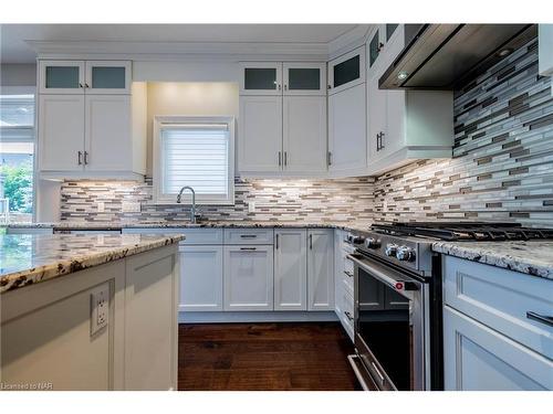 8 Tuscany Court, St. Catharines, ON - Indoor Photo Showing Kitchen With Upgraded Kitchen