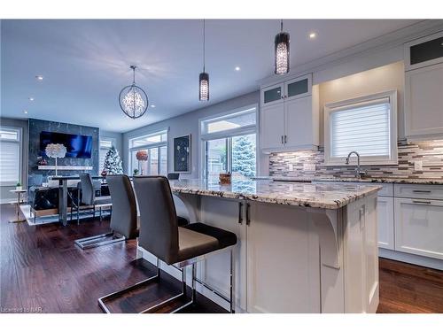 8 Tuscany Court, St. Catharines, ON - Indoor Photo Showing Kitchen With Upgraded Kitchen