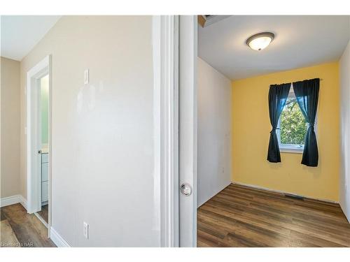 4032 Chippawa Parkway, Niagara Falls, ON - Indoor Photo Showing Other Room